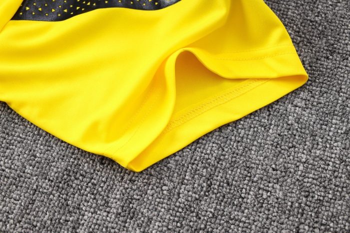 Borussia Dortmund 22-23 Yellow Short Sleeve Training Set with 5-Inch Shorts - 图片 6