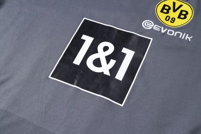 Borussia Dortmund 22-23 Grey Short Sleeve Training Set with 5-Inch Shorts - 图片 6