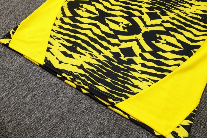 Borussia Dortmund 24-25 Yellow Black Splatter Player Version Half-Zip Jacket - 图片 5