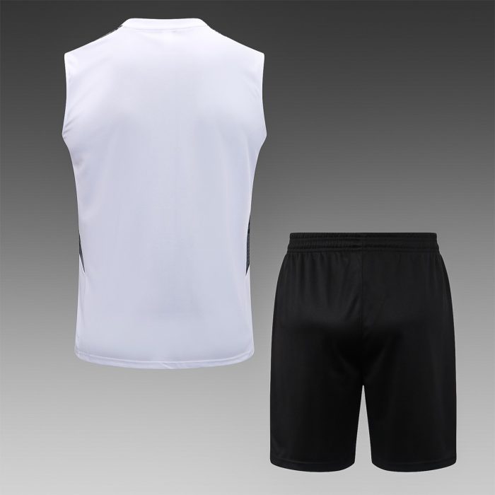 Bayern Munich 22/23 White Vest with Red Trim - 图片 7