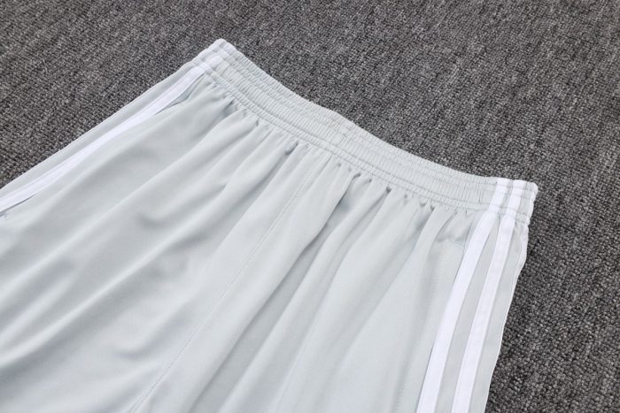 Bayern Munich 25/26 Short Sleeve Retro Edition Grey (Colorful Blue) - 图片 4