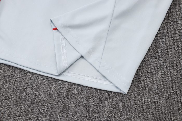 Bayern Munich Retro Vest Grey Colorway - 图片 4