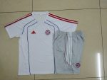 Bayern Munich 2526 Retro Short Sleeve T-Shirt White with Blue Trim - 图片 9