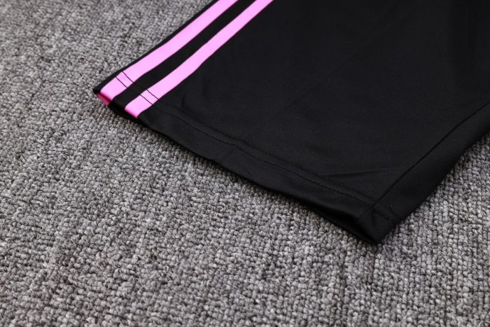 Bayern Munich 23-24 Black Short Sleeve Training Set with 3/4 Pants - 图片 3