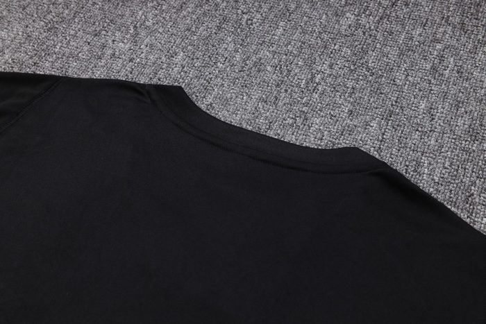 Bayern Munich 23-24 Black Short Sleeve Training Set with 3/4 Pants - 图片 5