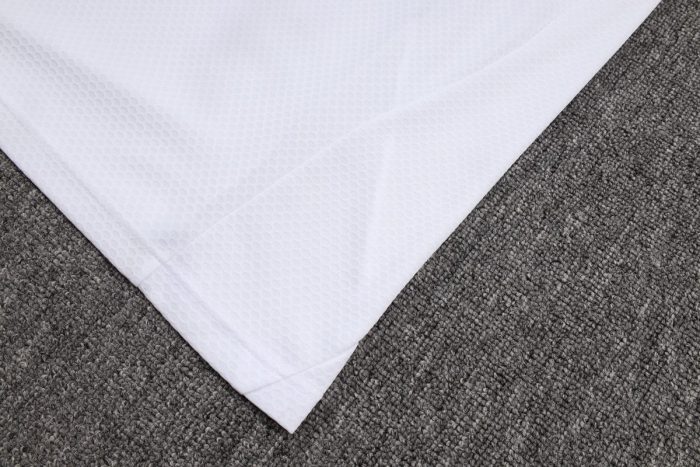 Bayern Munich Retro Polo Shirt - White with Blue Trim - 图片 3