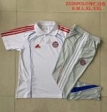 Bayern Munich Retro Polo Shirt - White with Blue Trim - 图片 9