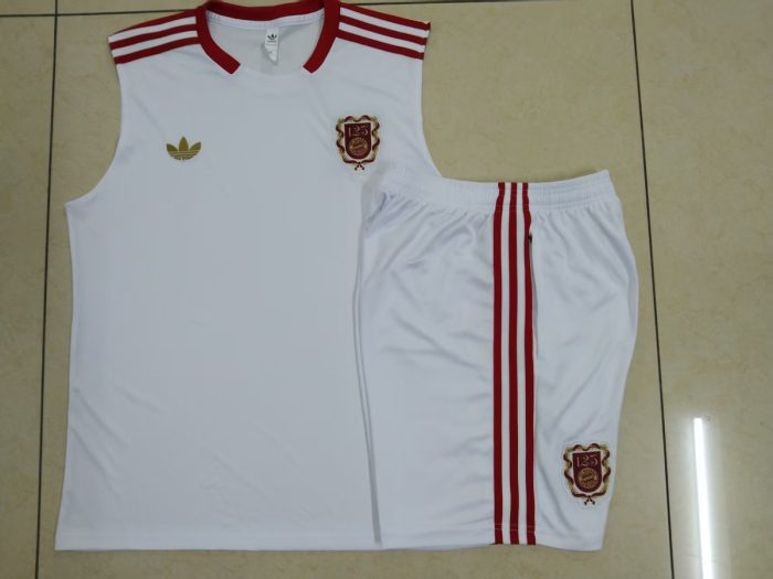 Bayern Munich 125th Anniversary White Vest - 图片 9