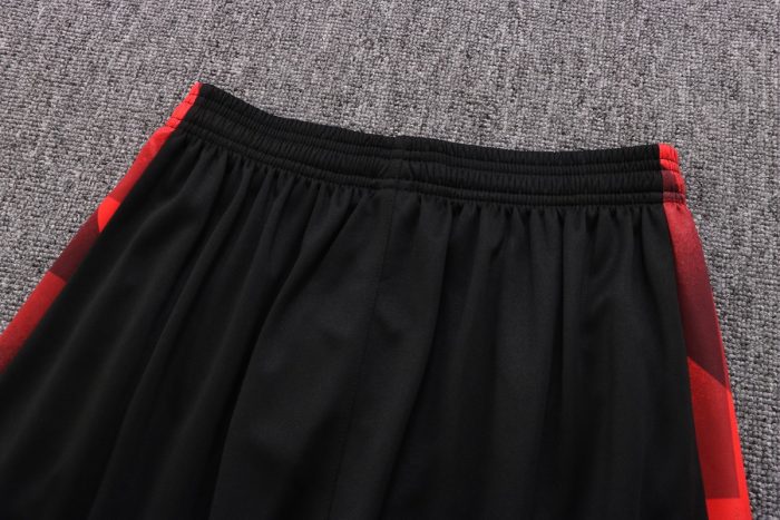 Bayern Munich 22-23 Red Splatter Print Short Sleeve Training Suit with 5-Panel Shorts - 图片 3