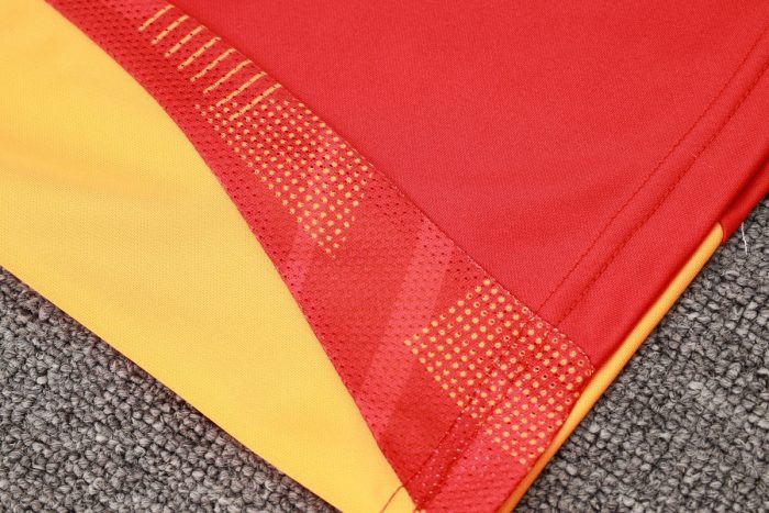 Bayern Munich 24/25 Half-Zip Jacket Red with Yellow Collar - 图片 4