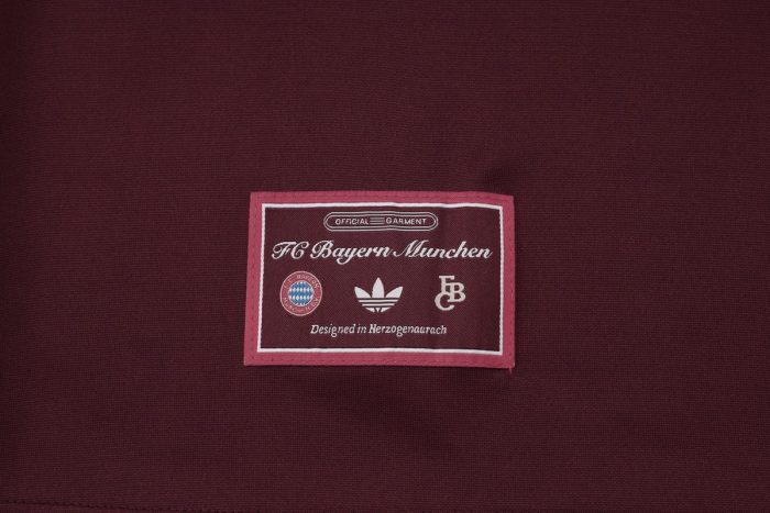 Bayern Munich Semi-Zip Jacket Dark Maroon Retro Edition - 图片 5