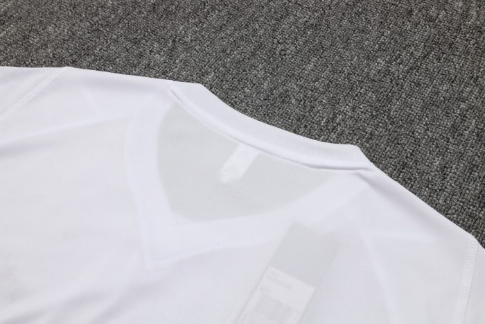 Bayern Munich 23-24 White Short Sleeve Training Set with 3/4 Pants - 图片 5
