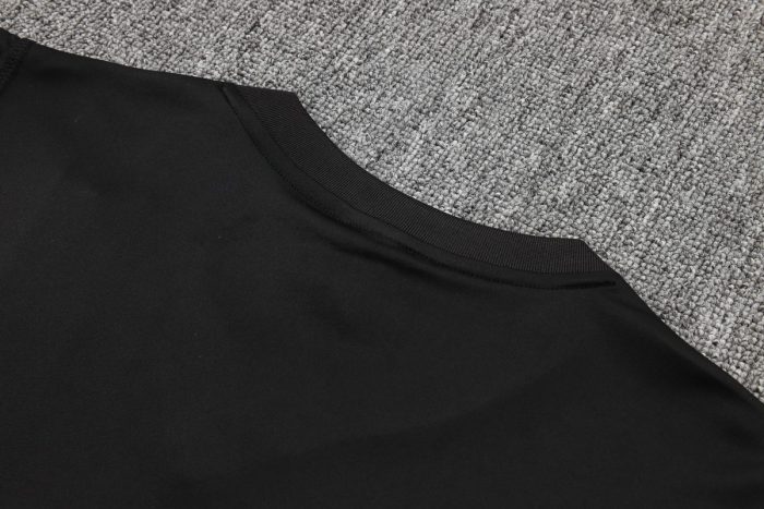 Bayern Munich 24/25 Black Vest (White Logo) - 图片 5