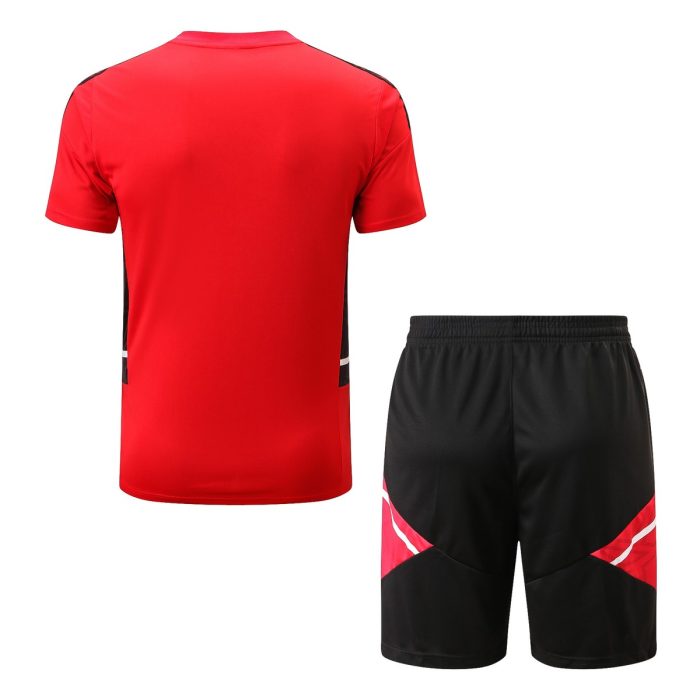 Bayern Munich 22-23 Red Short Sleeve Training Set with 5-Inch Shorts - 图片 7