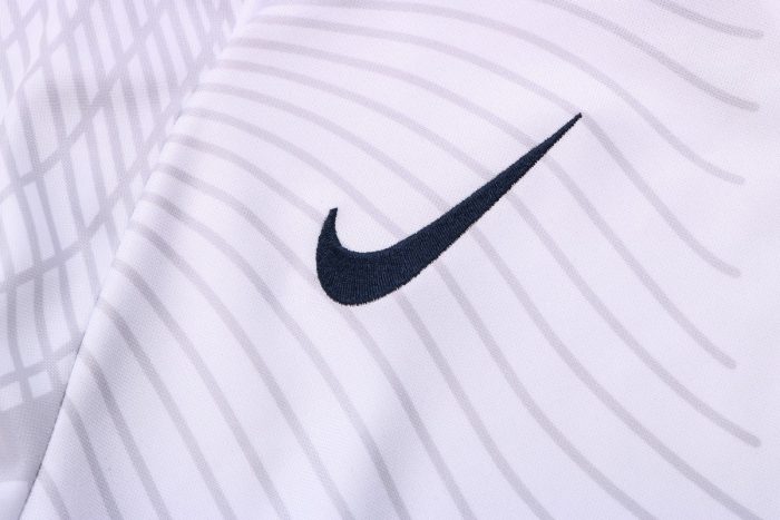 PSG 22-23 White Half-Zip Jacket (Spray Print) - 图片 5