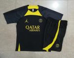PSG 23/24 Jordan Black Short Sleeve Training Suit with 5-Panel Shorts - 图片 9
