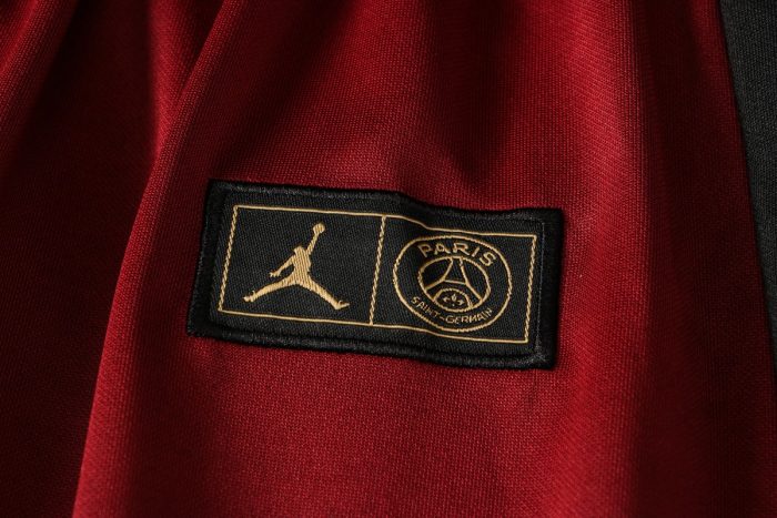 PSG 2021-2022 Jordan Purple Cap with Black Sleeves - 图片 3