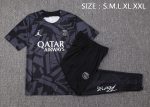 PSG 22/23 Jordan Dark Grey Splatter Short Sleeve Training Set with Pants - 图片 2