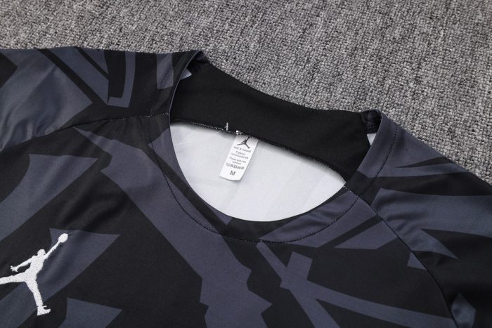 PSG 22/23 Jordan Dark Grey Splatter Short Sleeve Training Set with Pants - 图片 6