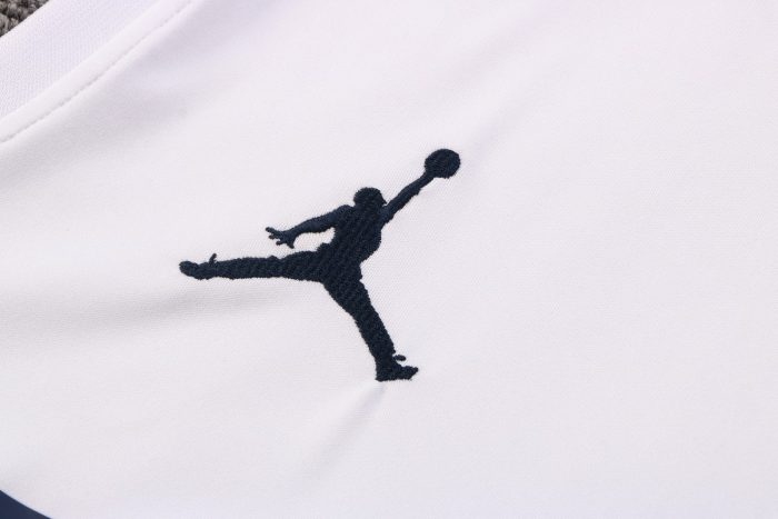 PSG 22/23 Jordan White Vest (Grey Chest Logo) - 图片 6
