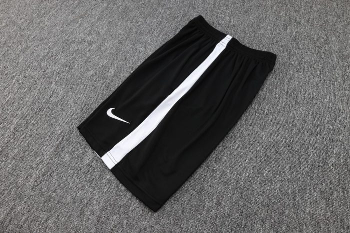 Paris Saint-Germain 23-24 Black Vest with White Shoulders - 图片 3