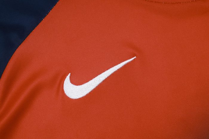 Paris Saint-Germain 23/24 Short Sleeve Training Set in Red/Blue Splatter with 5-Inch Shorts - 图片 5