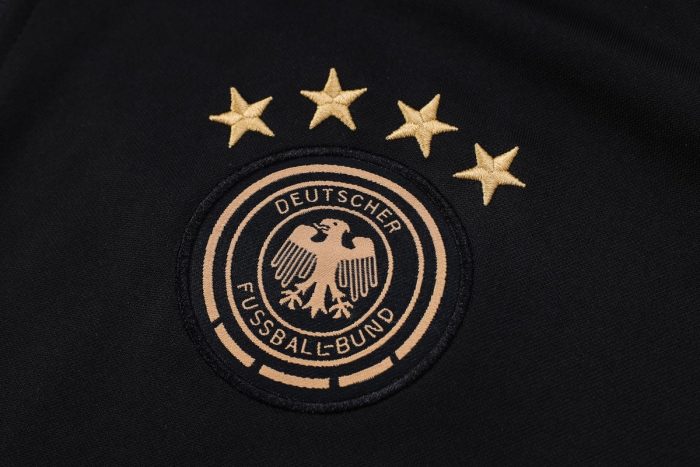 Germany 22/23 Black Long Zip Jacket with White Trim - 图片 5