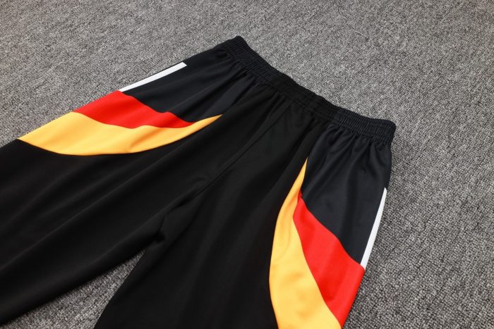Germany 24/25 Long Zip Jacket White with Red Yellow Black Shoulder - 图片 3