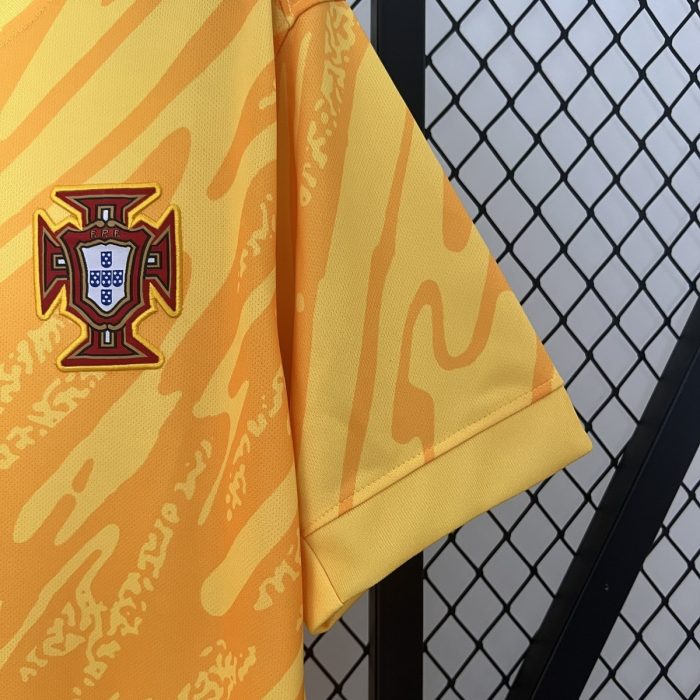 2024 Portugal Goalkeeper Jersey Yellow - 图片 8