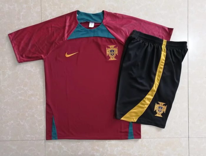 Portugal 22/23 Maroon Short Sleeve Training Suit with 5-Panel Shorts - 图片 9