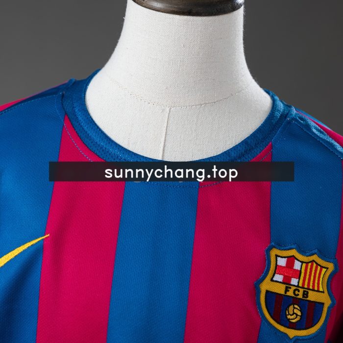 Barcelona 05/06 Home Retro Long Sleeve Kids Kit Jersey - 图片 8