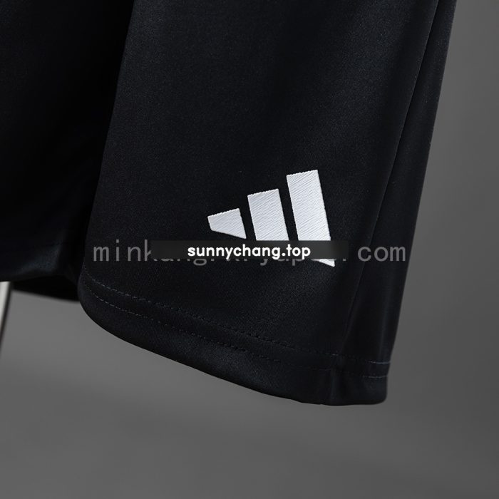 Real Madrid 25/26 Avengers Pre-Match Black and White Kids Kit - 图片 3
