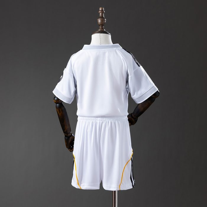 Real Madrid 25/26 Home Kids Kit Jersey - 图片 2