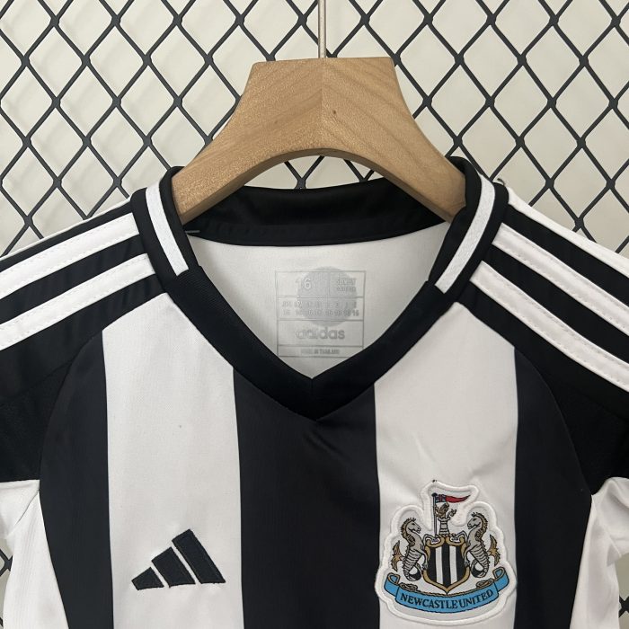 Newcastle United Home Kids Jersey 24/25 - 图片 3