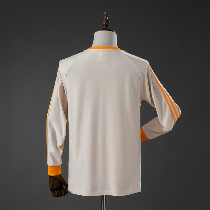 Bayern Munich Terrace Icons Long Sleeve T-Shirt Beige - 图片 2