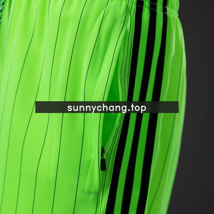 Celtic Terrace Icons Shorts Fluorescent Green - 图片 3