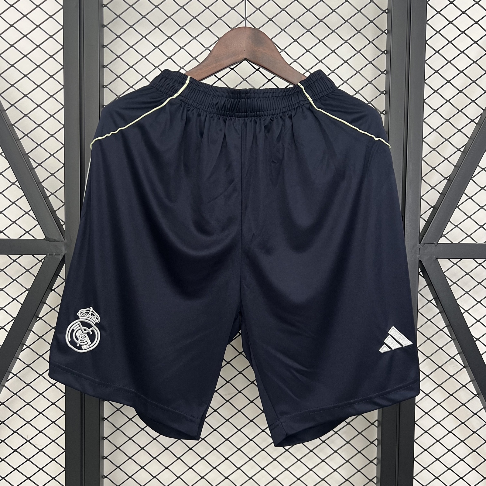 JER-11552_1 Real Madrid Away Shorts 25/26 S-XXL - 图片 1