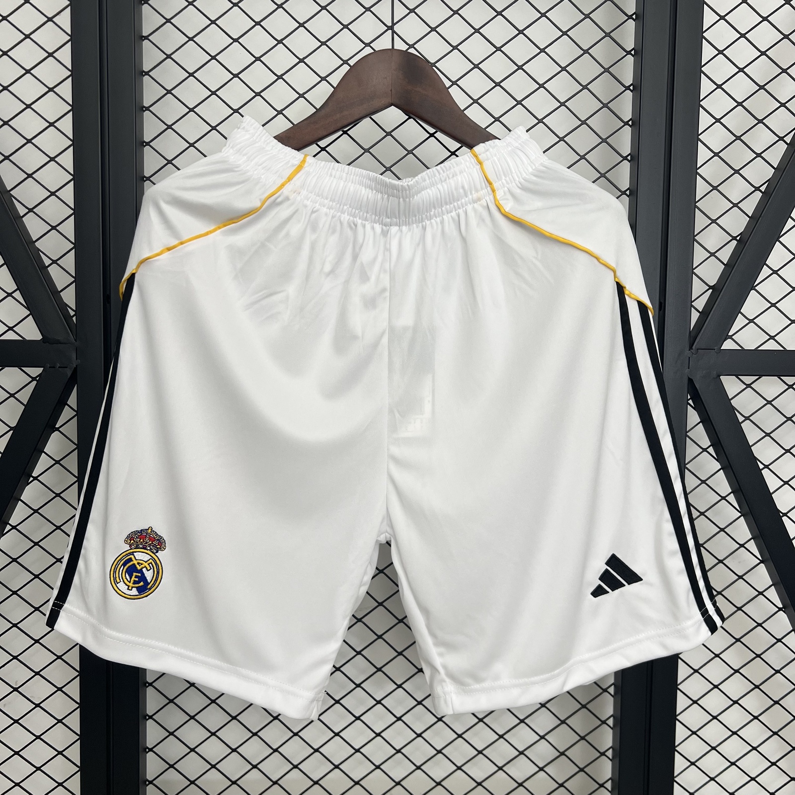 JER-11553_1 Real Madrid Home Shorts 25/26 S-XXL - 图片 1